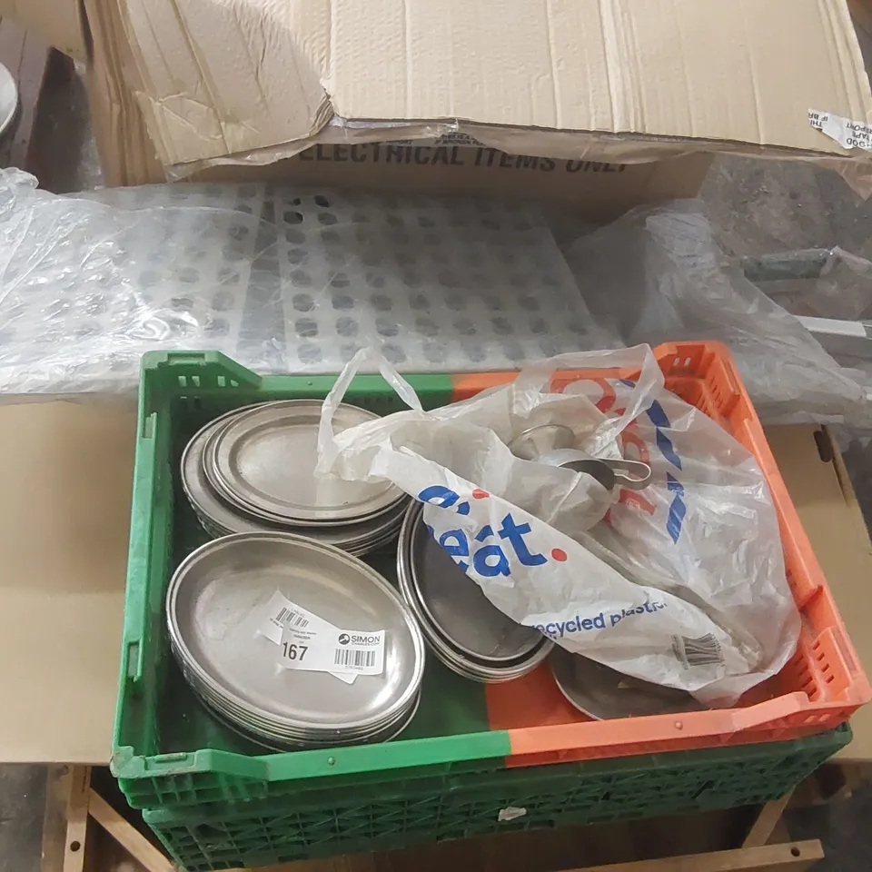 PALLET CONTAINING A LARGE QUANTITY OF ASSORTED CATERING ITEMS ECT