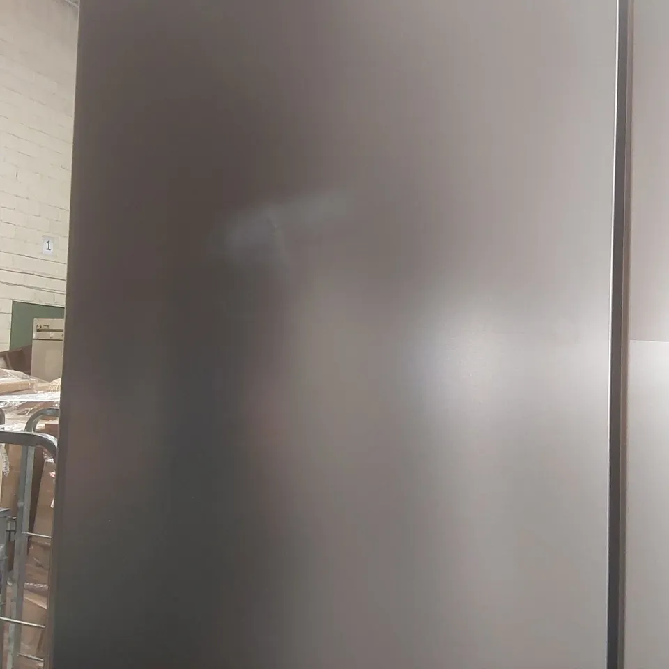 HISENSE PUREFLAT SLIM RF632N4WIE FRIDGE FREEZER - STAINLESS STEEL
