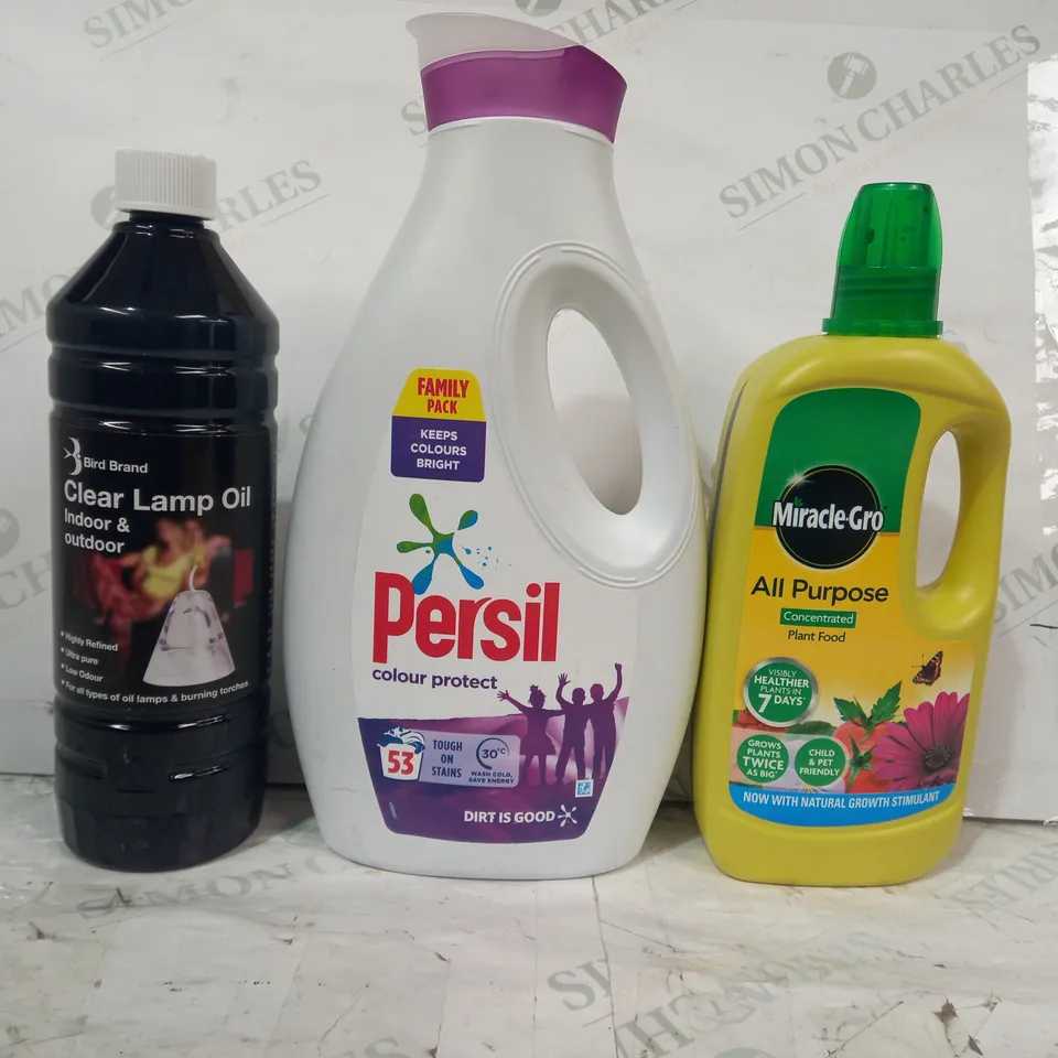 LOT OF APPROXIMATELY 10 ASSORTED HOUSEHOLD ITEMS TO INCLUDE PERSIL COLOUR PROTECT, MIRACLE GRO ALL PURPOSE CONCENTRATED PLANT FOOD, BIRD BRAND CLEAR LAMP OIL, ETC - COLLECTION ONLY
