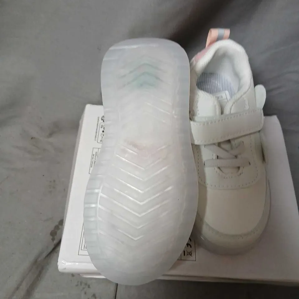 KIDS' WHITE LED LIGHT-UP TRAINERS WITH VELCRO STRAP – EU 24