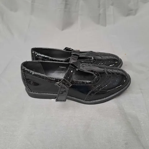 BOX OF APPROXIMATELY 12 PAIRS OF GIRLS SCHOOL SHOES IN BLACK - VARIOUS SIZES