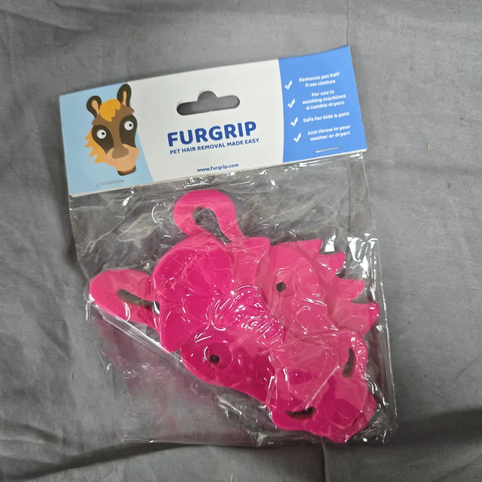 APPROXIMATELY 140 FURGRIP LAUNDRY PET HAIR REMOVERS - HORSE
