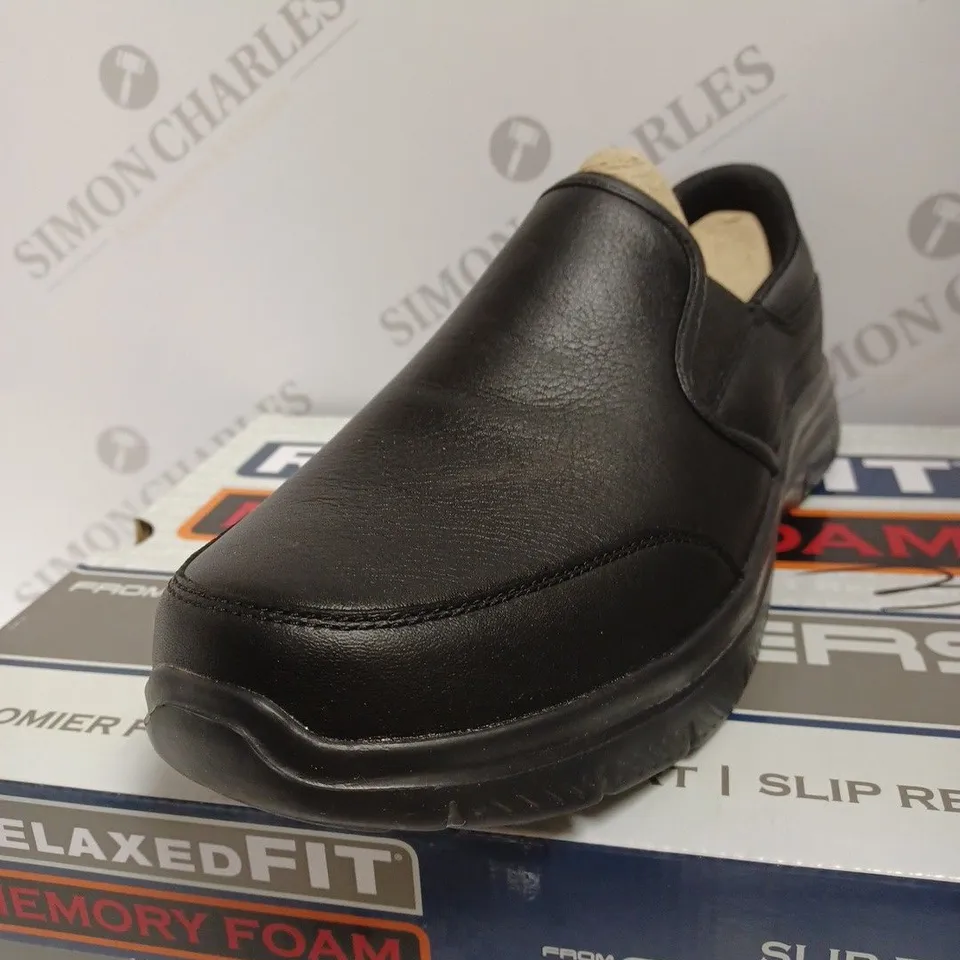 BOXED SKECHERS MEN'S FLEX ADVANTAGE LEATHER SLIP RESISTANT WORK SHOE, BLACK - SIZE 8 