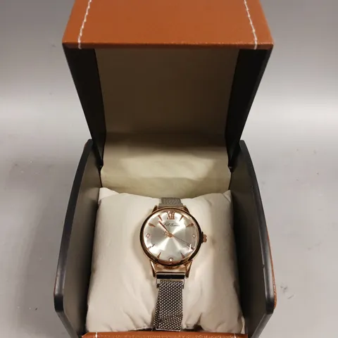LADIES LA BANUS WATCH β QUARTZ MOVEMENT β METAL STRAP WITH MAGNETIC CLASP