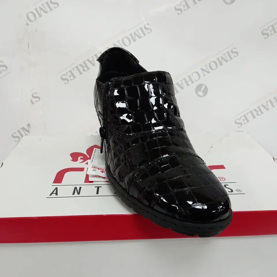 BOXED RIEKER LOW HEELED SHOE BOOTS, BLACK CROC - SIZE 6