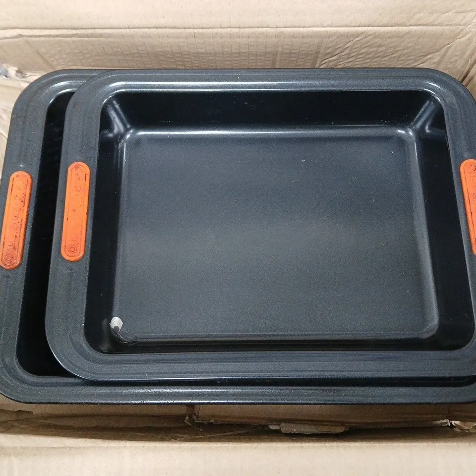 LE CREUSET 2 PIECE RECTANGULAR ROASTING SET