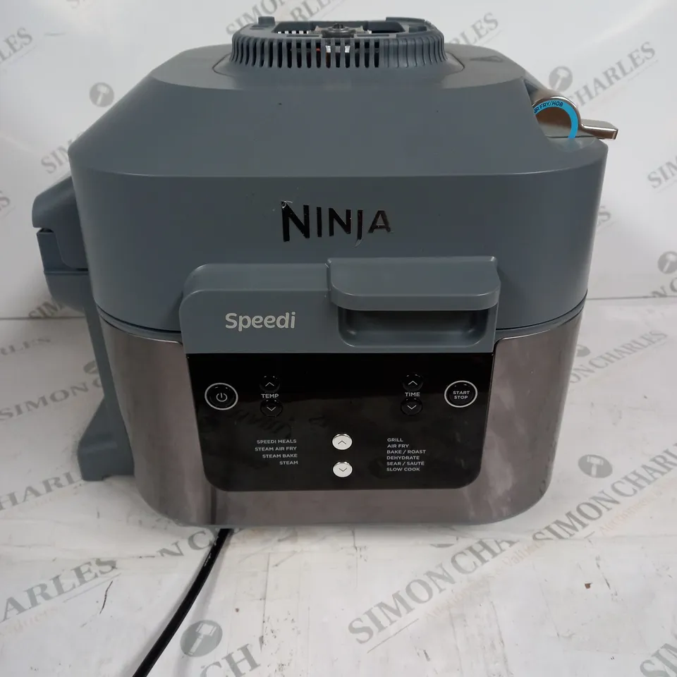 BOXED NINJA SPEEDI 10-IN-1 5.7L RAPID-COOKER & AIR FRYER ON400UK