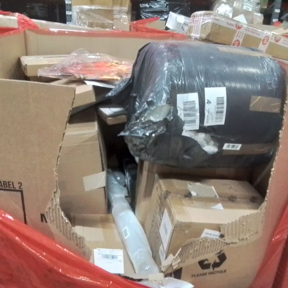 PALLET OF ASSORTED HOUSEHOLD GOODS AND PRODUCTS TO INCLUDE;DESK LAMP,PLAYPEN,WOODEN HANGERS