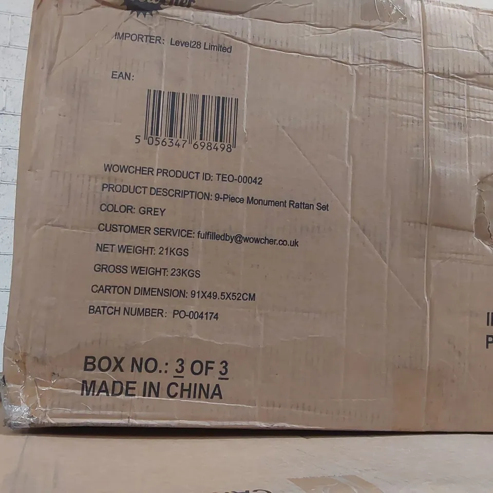 PALLET CONTAINING A LARGE QUANTITY OF ASSORTED GARDEN FURNITURE PARTS