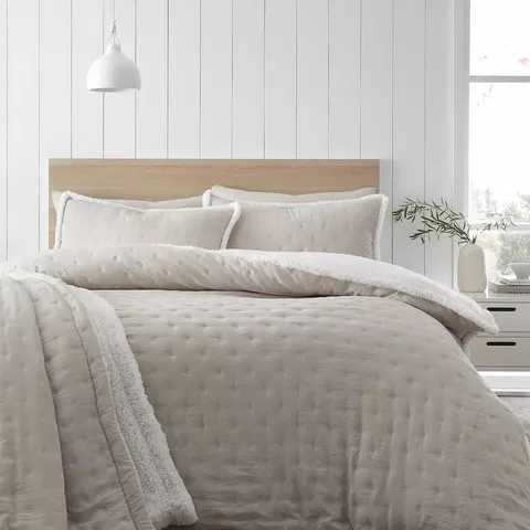 CATHERINE LANSFIELD COSY NORI KING SIZE DUVET SET IN BEIGE