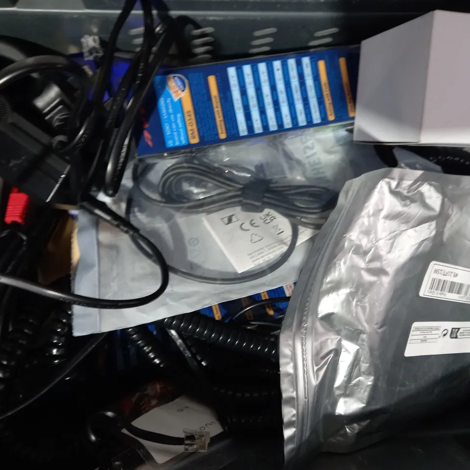 APPROXIMATELY 10 ASSORTED HOUSEHOLD ITEMS TO INCLUDE UNIVERSAL LCD/LED TV REMOTE, MEMORY MODULE, ETC