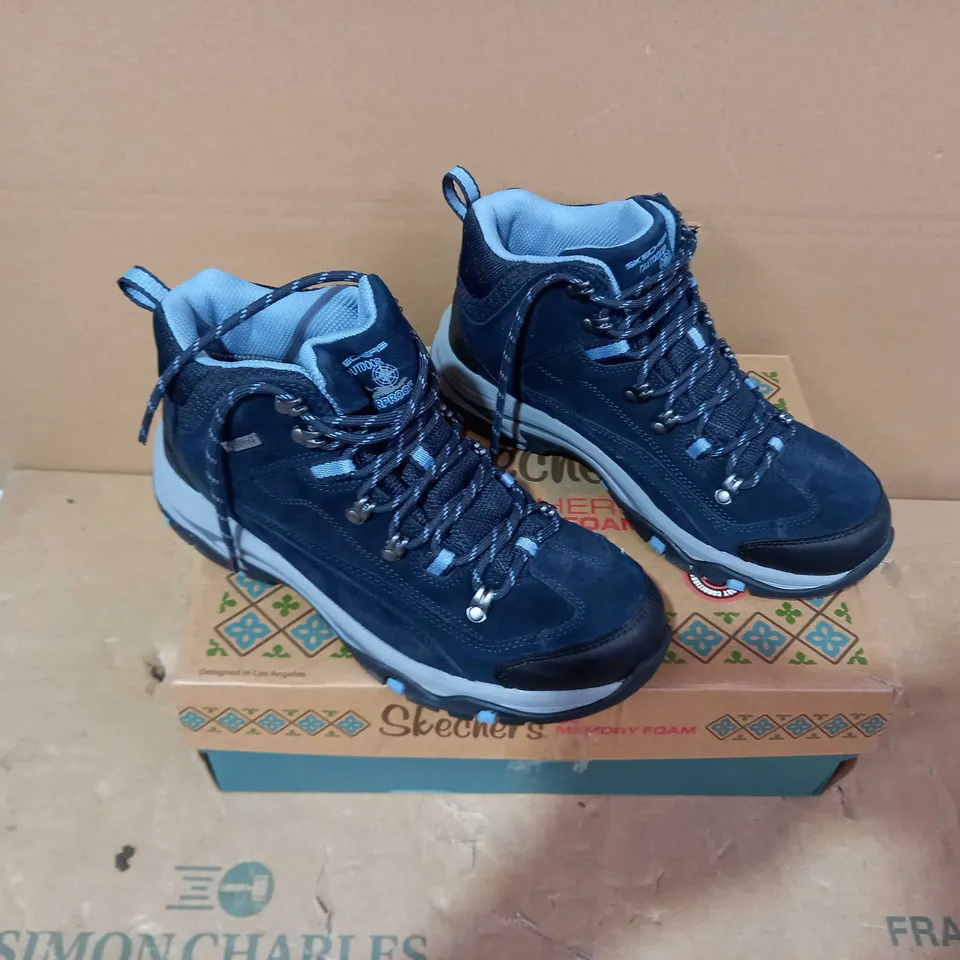 BOXED PAIR OF SKECHERS - SIZE 6.5