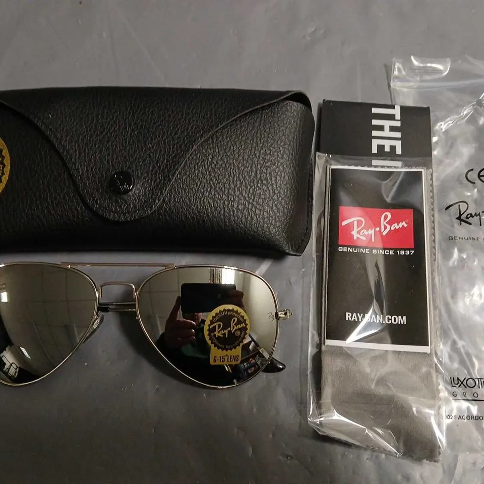 BOXED PAIR OF RAY BAN GLASSES WITH REFLECTIVE G-15 LENS IN CASE