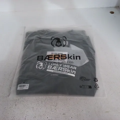 BAGGED BAERSKIN RAIN JACKET IN DARK GREEN - EU L