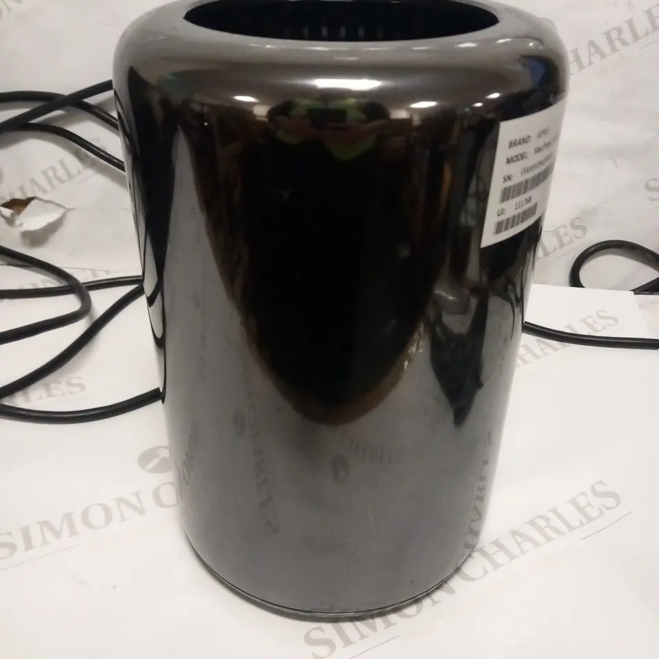 APPLE MAC PRO 6.1 A1481 DESKTOP COMPUTER