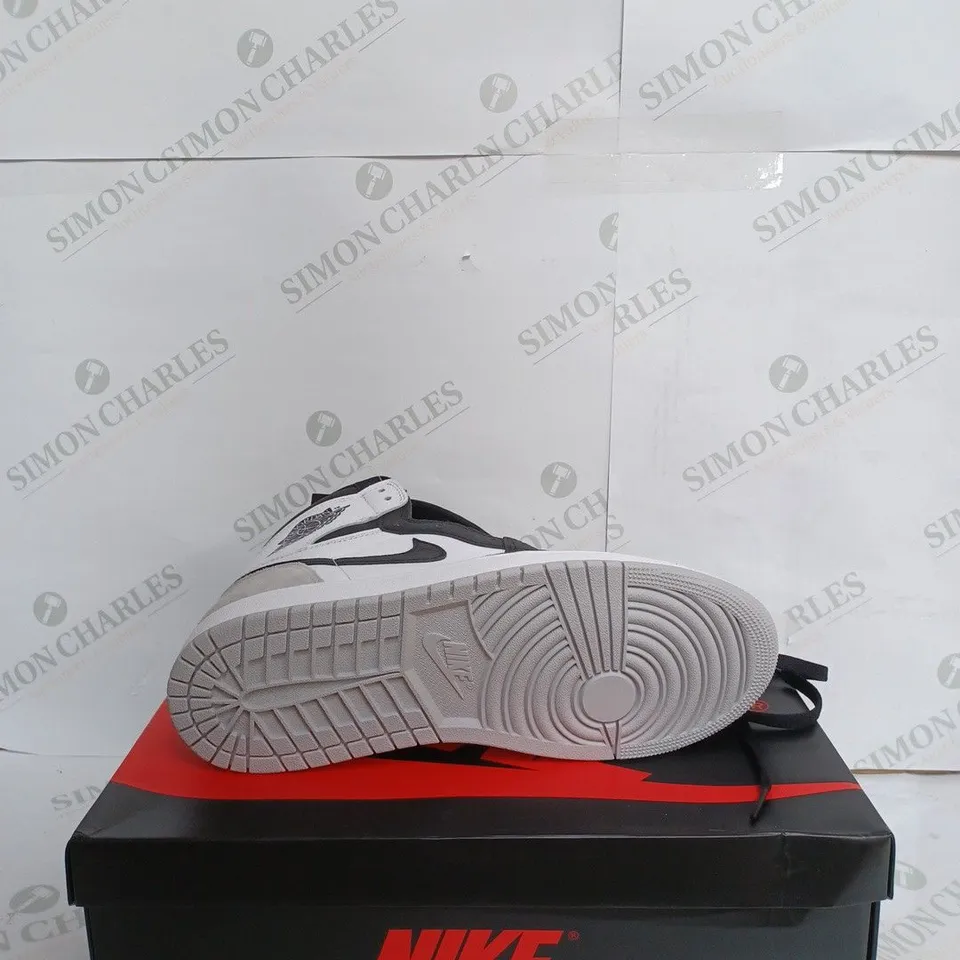 NIKE AIR JORDAN 1 RETRO HIGH OG - UK 9 