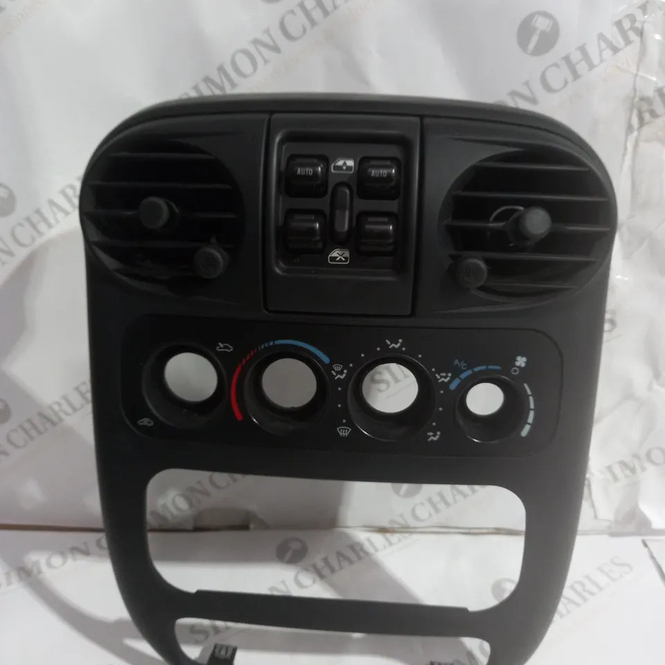 CHRYSLER PT CRUISER CENTRE CONSOLE