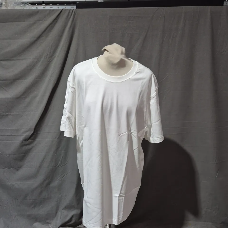 WHITE CREW-NECK T-SHIRT, SIZE XL, 50/50 COTTON-MODAL BLEND – TEXTTALE LABEL