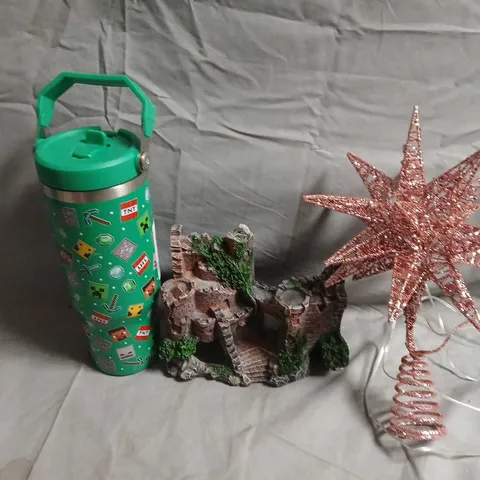 LARGE BOX OF APPROX 7 ASSORTED ITEMS TO INCLUDE DRINKING FLASK, ORNEMENTS AND DECORATIONS 