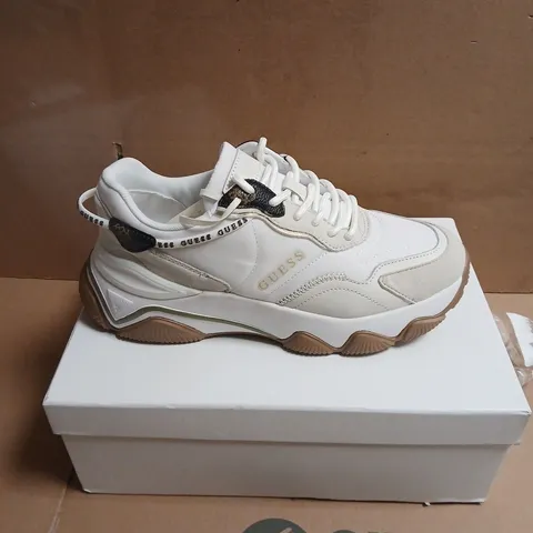 BOXED PAIR OF GUESS WHITE TRAINERS – UK5 