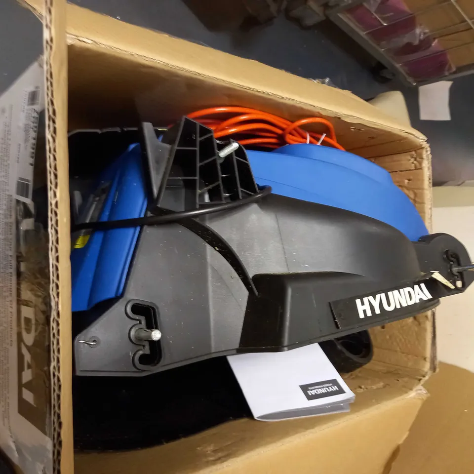 HYUNDAI 32CM LIGHTWEIGHT ROTARY ELECTRIC LAWNMOWER