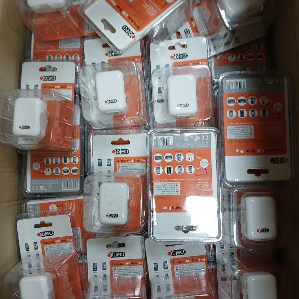 LARGE QUANTITY OF OBJECT EUROPEAN USB MAIN PLUG CHARGERS