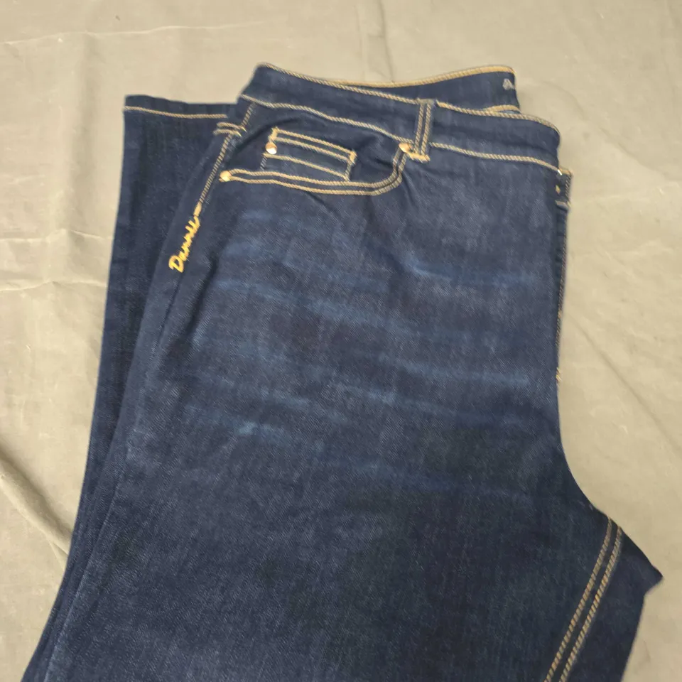 DANNII MINOGUE PETITES DENIM JEANS - BLUE - SIZE 22