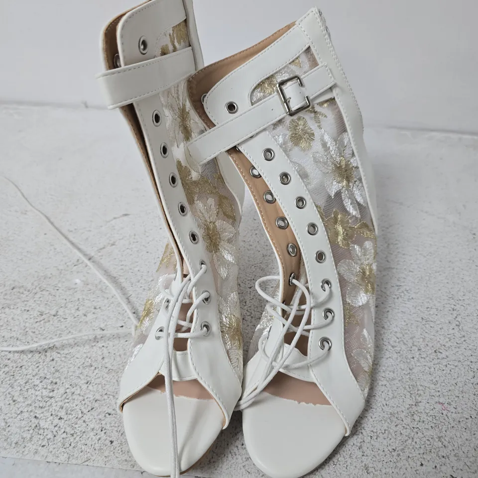 LACE UP FLORAL HEEL ANKLE SHOES, WHITE - SIZE 41 