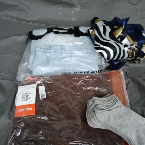 APPROXIMATELY 35 ASSORTED CLOTHING ITEMS IN VARIOUS SIZES, STYLES & COLOURS TO INCLUDE JEANS, SOCKS, TOPS, ETC - COLLECTION ONLY