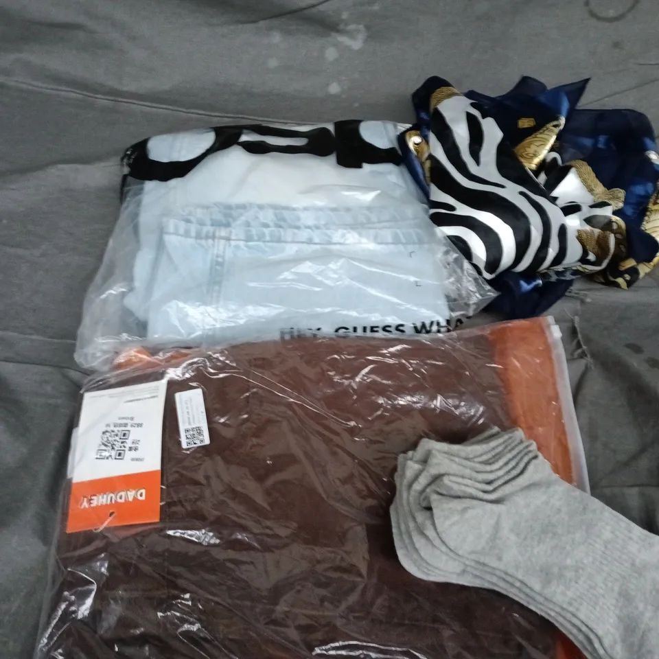 APPROXIMATELY 35 ASSORTED CLOTHING ITEMS IN VARIOUS SIZES, STYLES & COLOURS TO INCLUDE JEANS, SOCKS, TOPS, ETC - COLLECTION ONLY