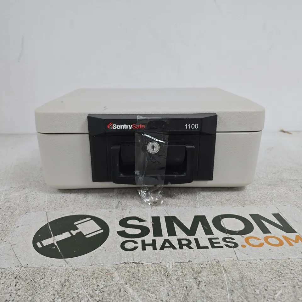 SENTRYSAFE 1100 SAFE WITH KEY