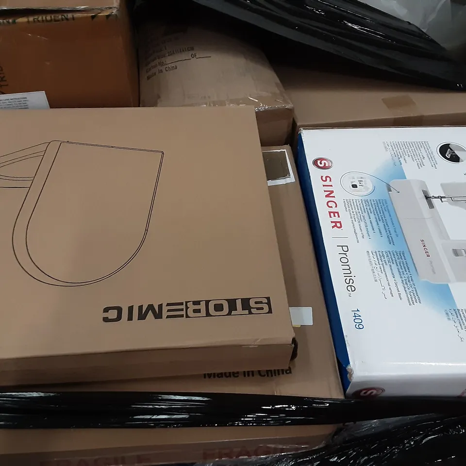 PALLET OF ASSORTED PRODUCTS INCLUDING BONSENKITCHEN AIR FRYER, STOREMIC TOILET SEAT, SINGER PROMISE SEWING MACHINE, TOPCHEF, ELECTRICAL CONNECTOR HEATER