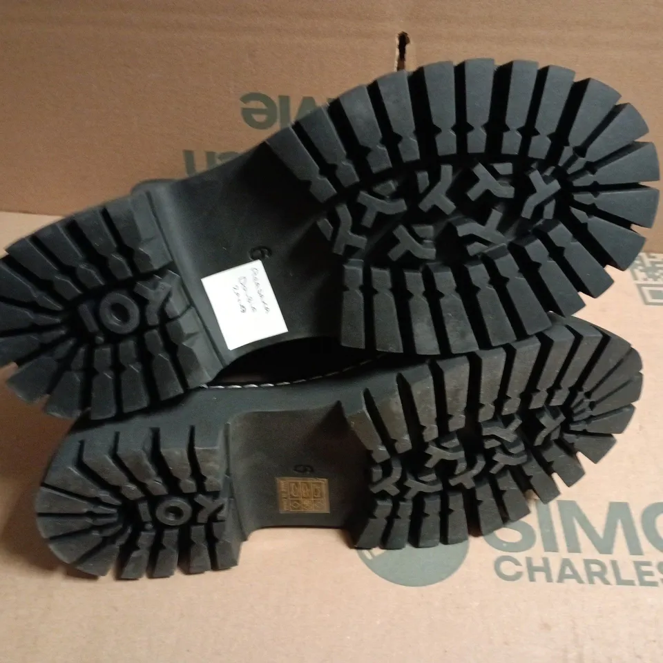 BOXED KO WOMEN'S LEATHER LOOK PATCHWORK KNEE-HIGH BOOTS – BLACK & BROWN, SIDE ZIP - 6