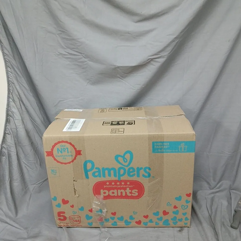 PAMPERS PANTS SIZE 5 NAPPY PANTS(144 NAPPY PANTS) – 11–17 KG (24–38 LB) – BOXED