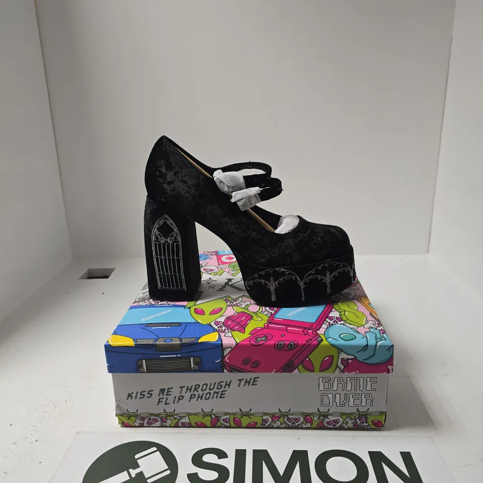 KOI LADY MENACE GRUNGE CRUSHED VELVET HEELS - BLACK, UK10