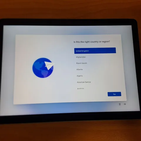 UNBOXED MICROSOFT SURFACE GO TABLET COMPUTER 128GB MODEL 1927