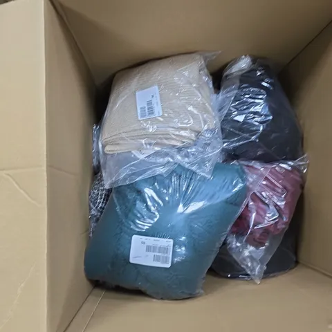 BOX OF APPROXIMATELY 20 ASSORTED CLOTHING ITEMS TO INCLUDE: D&C COMFY KNIT PANTS 