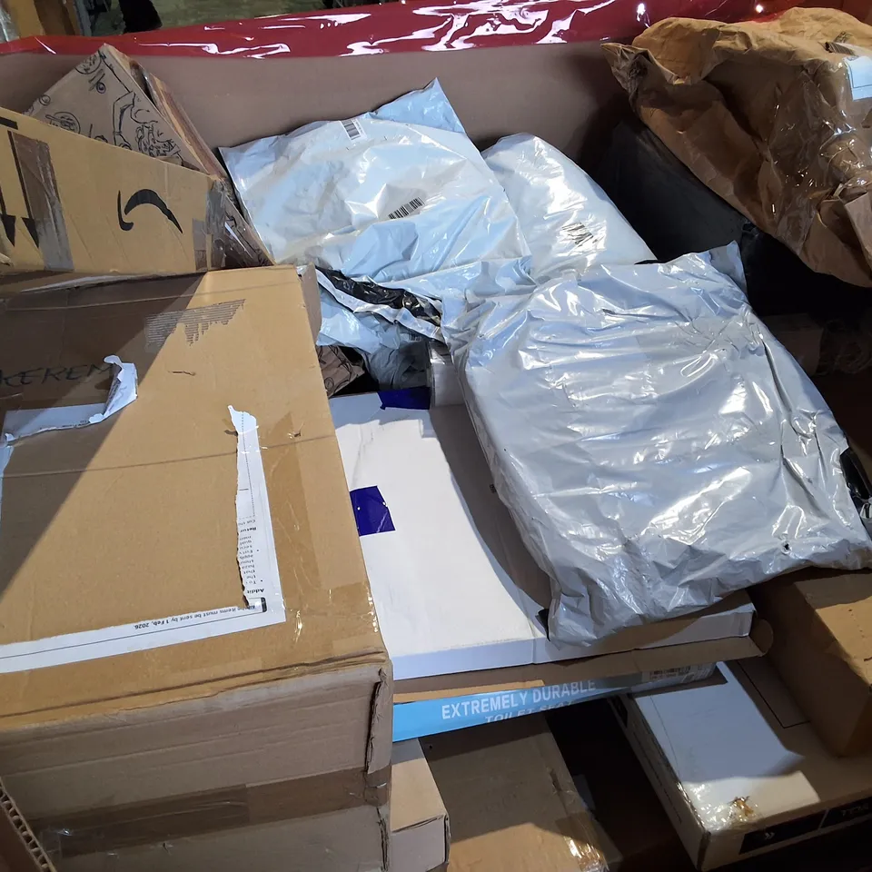 PALLET OF ASSORTED HOUSEHOLD ITEMS TO INCLUDE STAINLESS STEEL CAT LITTER BOX,MULTIPLE TOILET SEATS AND JIGSAW MATT