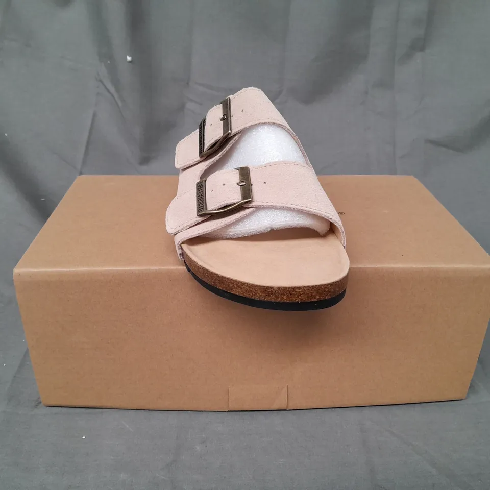 BOXED PAIR OF EVELLYHOOTD OPEN TOE SANDALS IN BEIGE EU SIZE 39