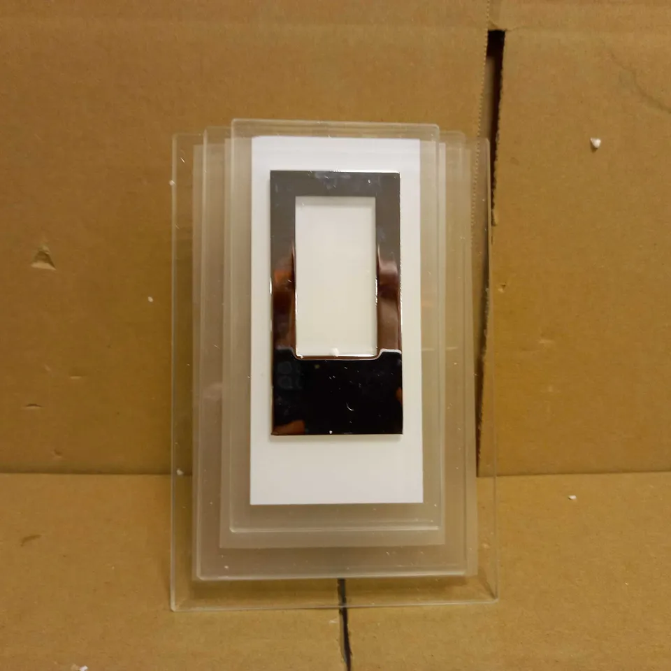 DAR LIGHTING GROUP BINARY 3W LED GLASS WALL BRACKET 