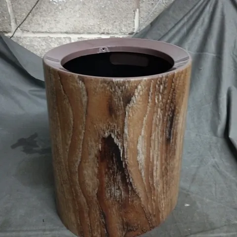 UNBRANDED SMALL PLASTIC CYLINDRICAL BIN W. WOOD EFFECT COVER AND LID