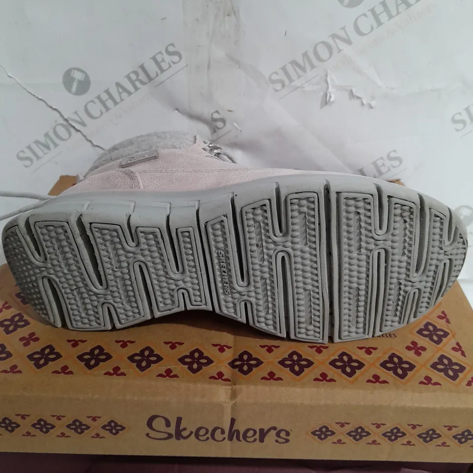 BOXED SKECHERS WARM PINK BOOTS - SIZE 4
