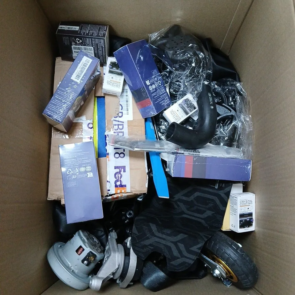 BOX OF APPROXIMATELY 12 ASSORTED HOUSEHOLD ITEMS TO INCLUDE - OXFORD BRUSH & SCRUB SET - WHEELS - FOAM CLEANER - ETC - COLLECTION ONLY