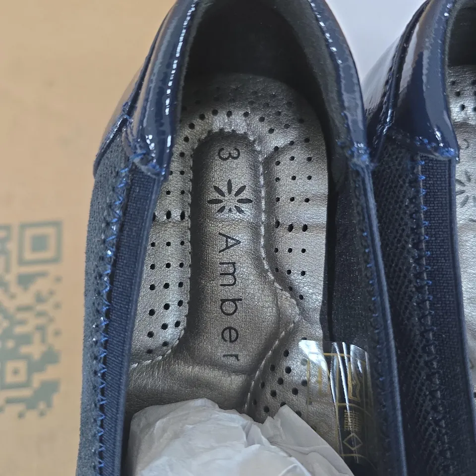 AMBER ' NAVY PATENT LEATHER SHOES – UK 3