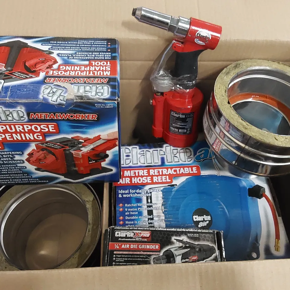 BOX OF ASSORTED TOOLS TO INCLUDE: CLARKE MULTIPURPOSE SHARPENING TOOL, CLARKE 9M RETRACTABLE AIR HOSE, CLARKE 1/4" AIR DIE GRINDER ECT