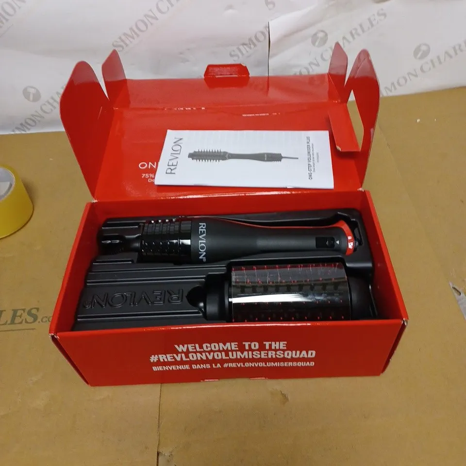 REVLON ONE STEP VOLUMISER PLUS DETACHABLE HEAD RRP £62.99