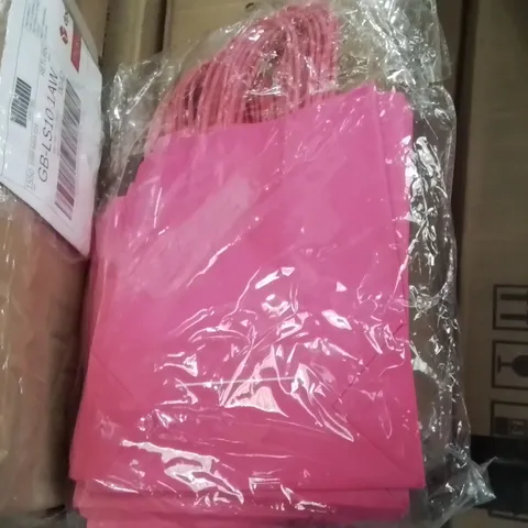 PALLET CONTAINING A LARGE QUANTITY OF GIFT PARTY BAGS