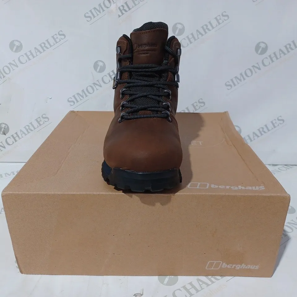 BOXED PAIR OF BERGHAUS HILLWALKER II GTX TECH BOOTS IN BROWN UK SIZE 6