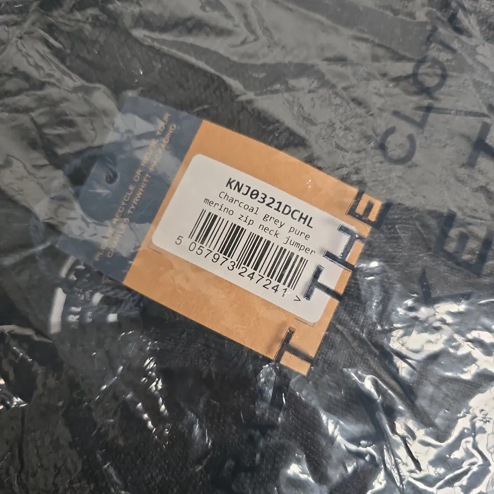 BAGGED CHARLES TYRWHITT MERINO EXTRA FINE CHARCOAL GREY ZIP-NECK JUMPER - LARGE