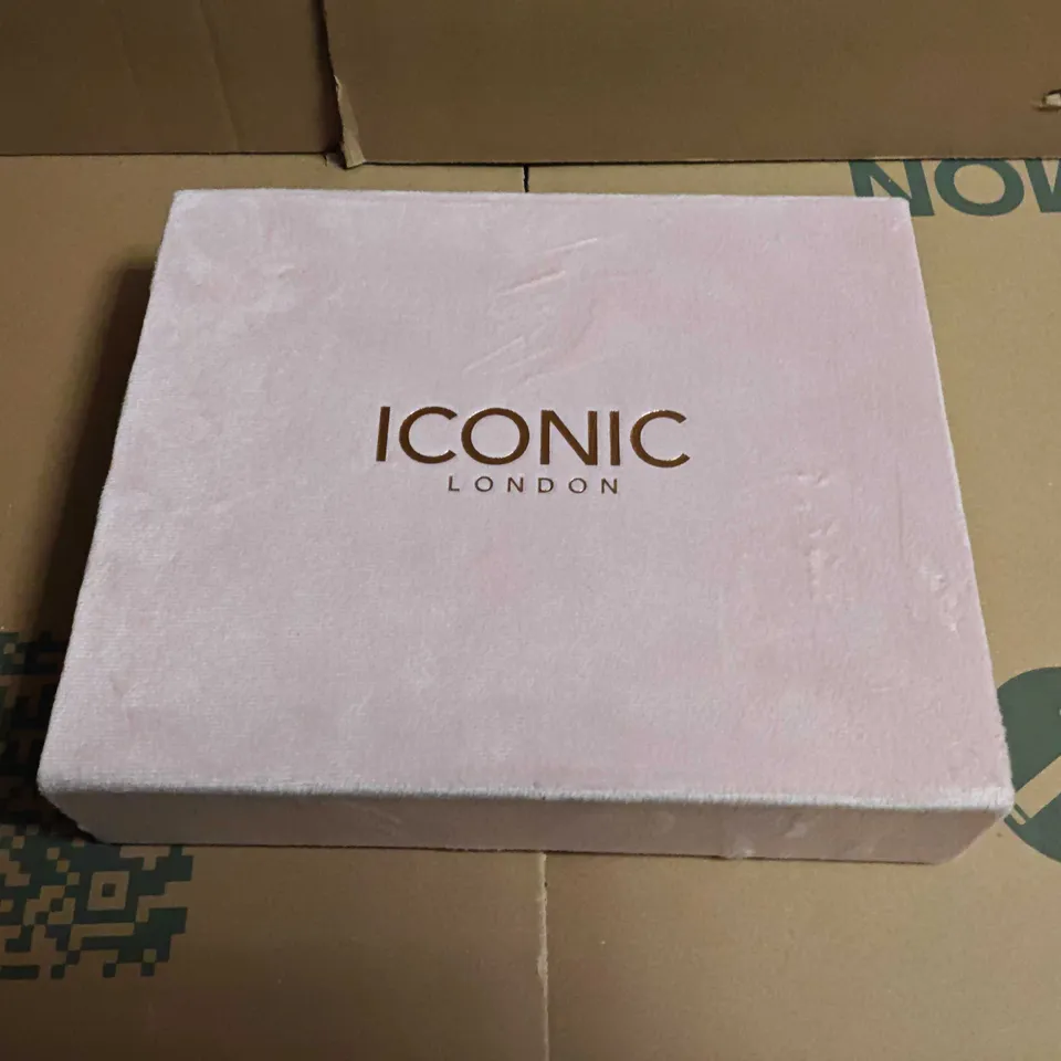 ICONIC LONDON BUTTER GLAZE LIP BALM DUO – VANILLA SUGAR & STRAWBERRY CRUSH
